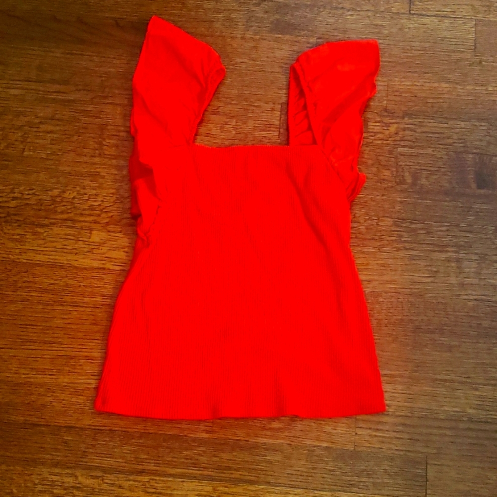 Flutter sleeve top